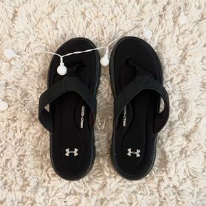 Under armor cushioned flip fops